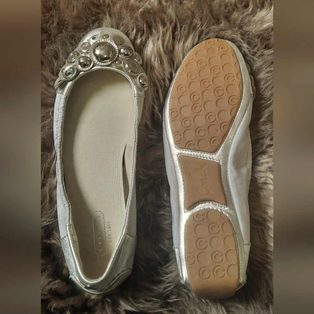 COACH (size 6.5B) Venus Embellished Metallic Silver Soft Leather Ballerina flat